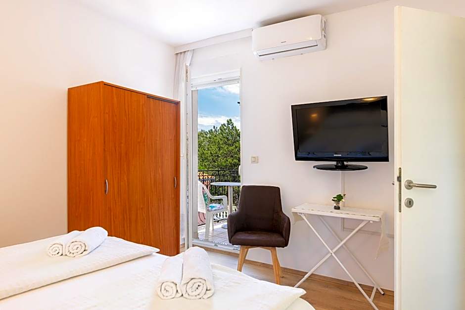 Seaside Guesthouse by JR City Apartments