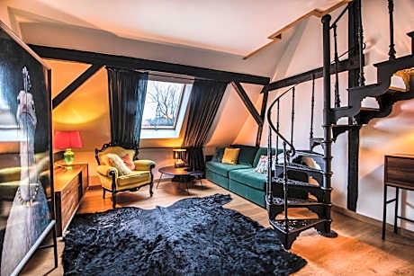Deluxe Double Room (2)