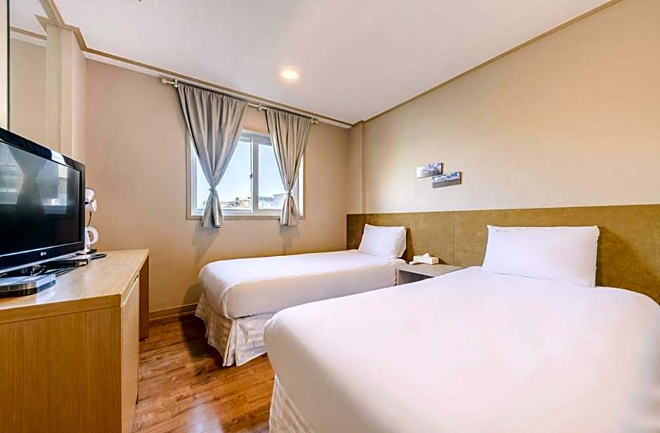 Pine Hill Hotel