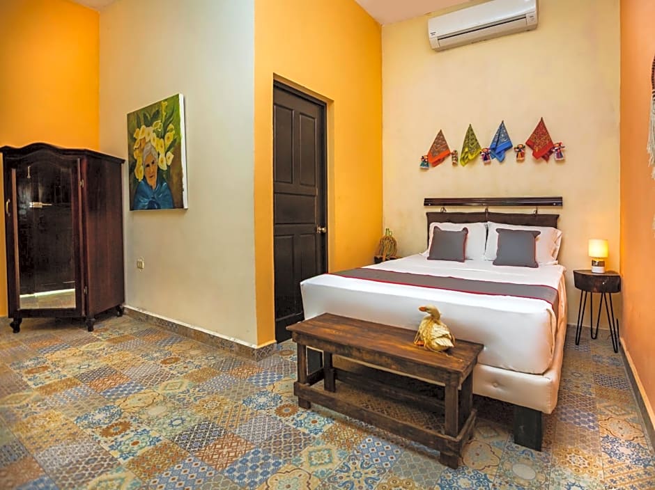 Casa Aluxes Hotel