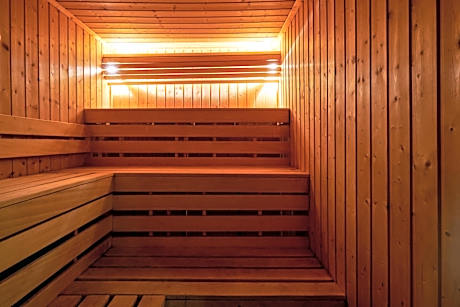 Suite with Sauna