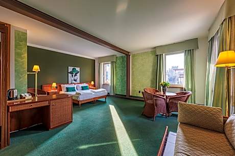 Suite with Lake View