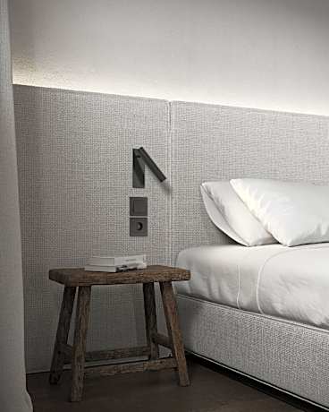 Deluxe Room with King Bed - Non-Smoking