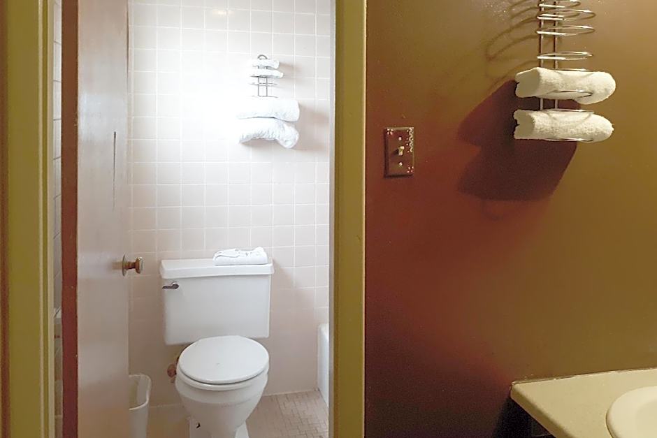 OYO Hotel Kings at Clovis