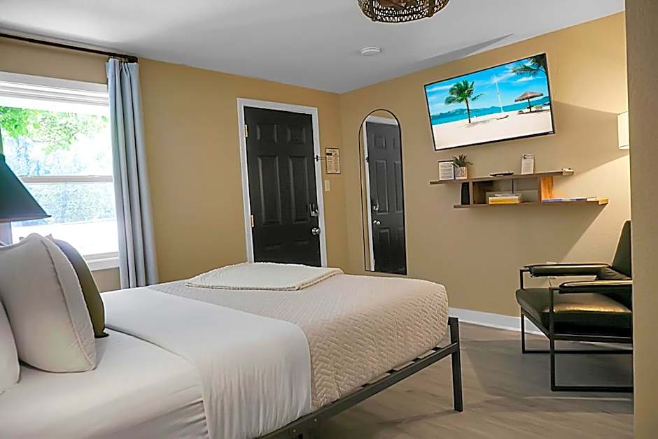 Hickory Falls Inn