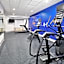 Holiday Inn Express & Suites Milwaukee NW - Park Place By IHG