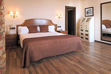 Junior Suite with Terrace