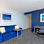 La Quinta Inn & Suites by Wyndham Secaucus Meadowlands