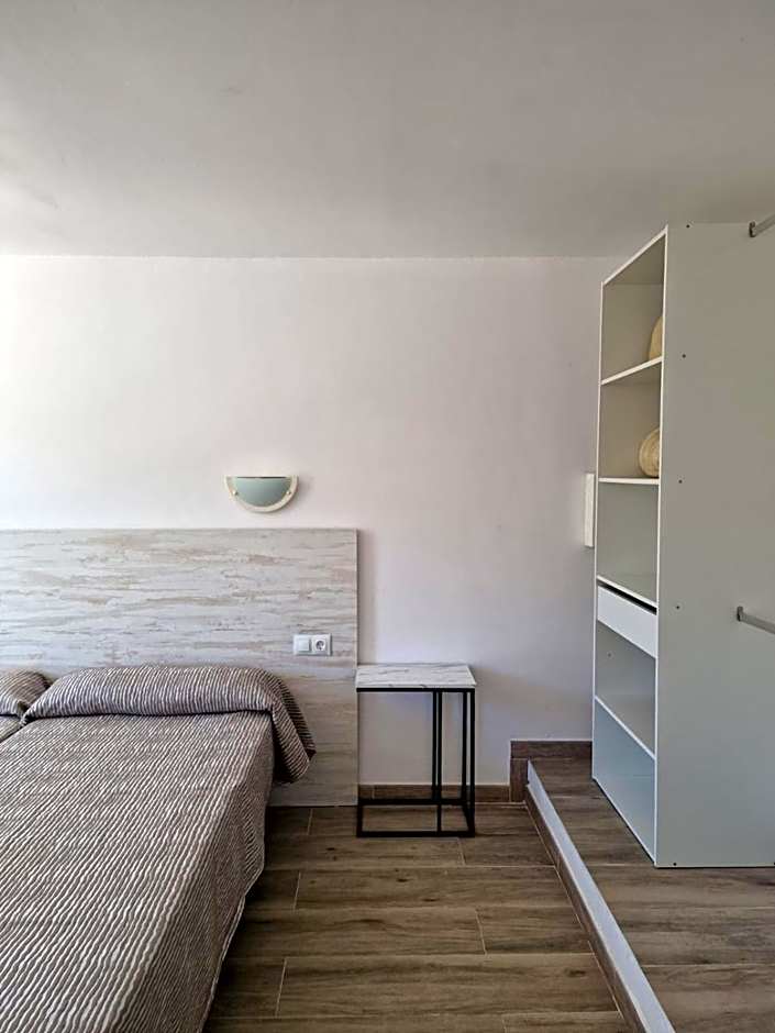 Aparthotel Puerto Cala Vadella