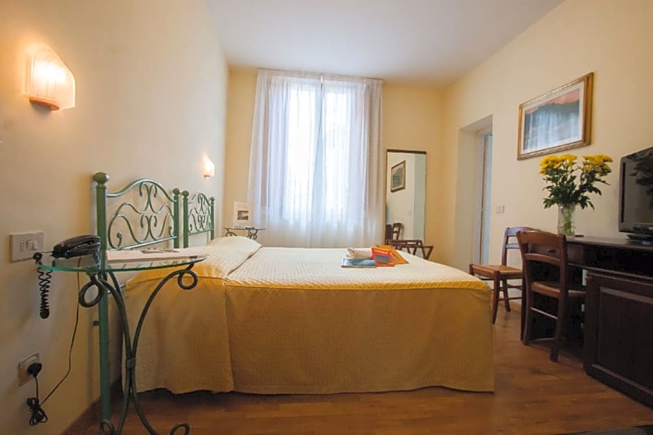 Hotel Savoia & Campana