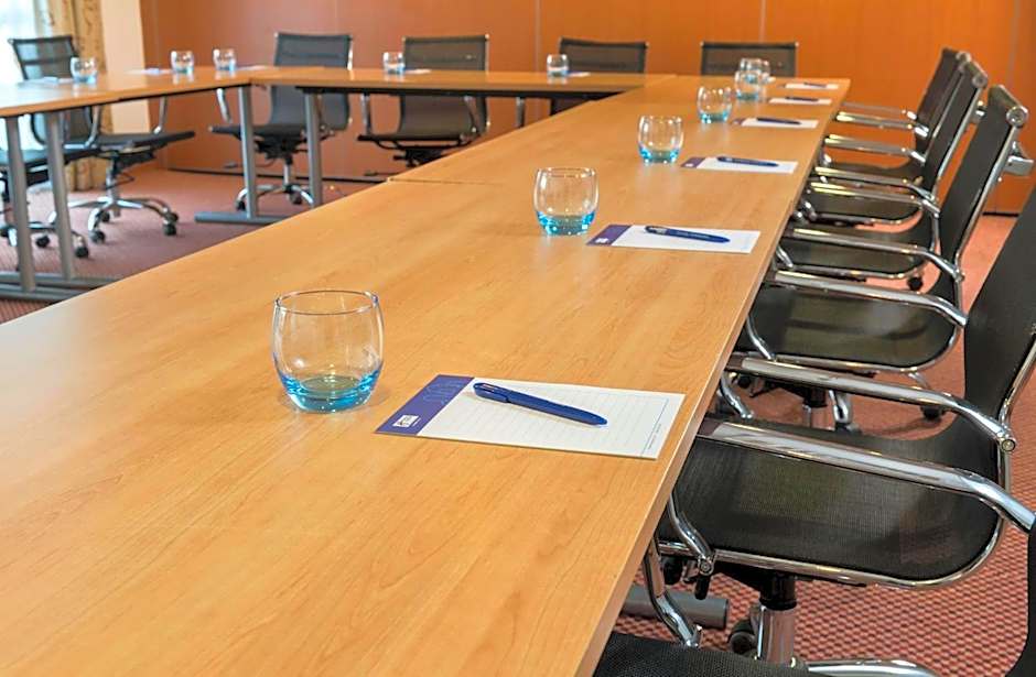 Holiday Inn Express Birmingham Star City By IHG