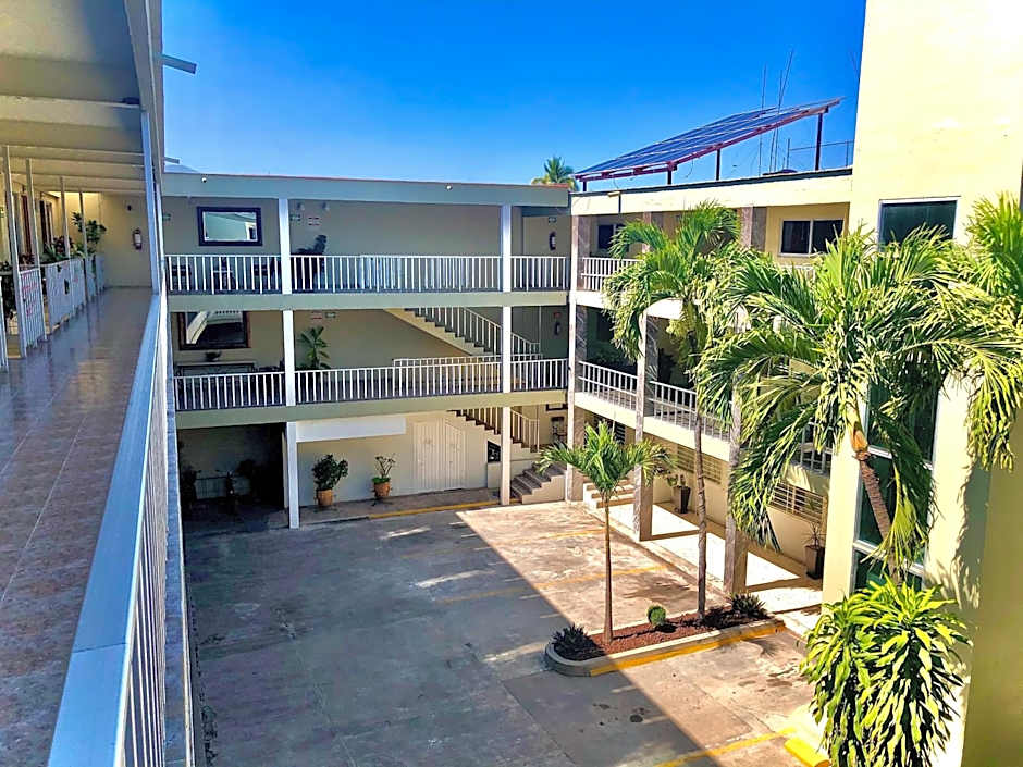 Hotel del Camino Real