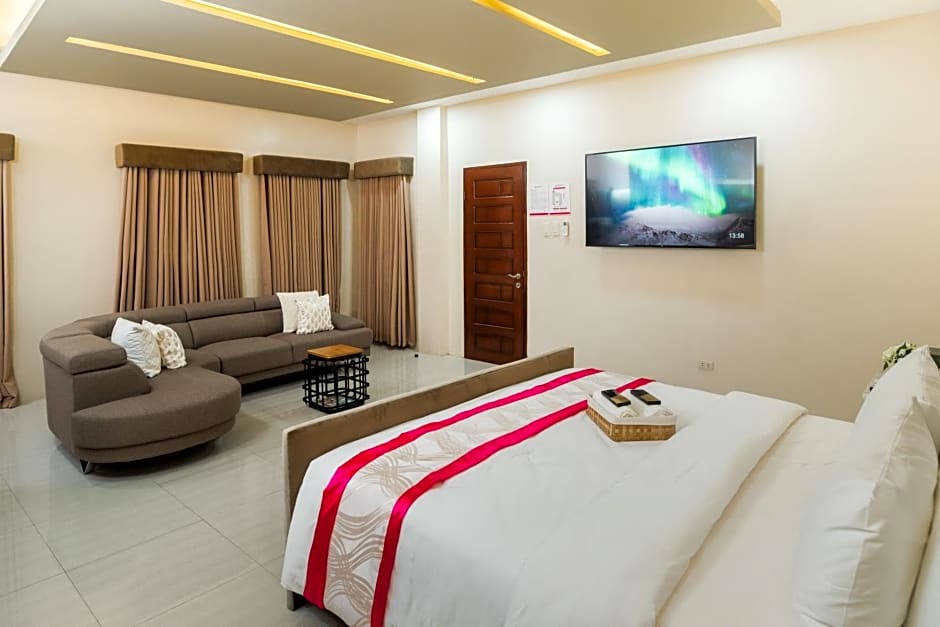 Monica Midtown Suites