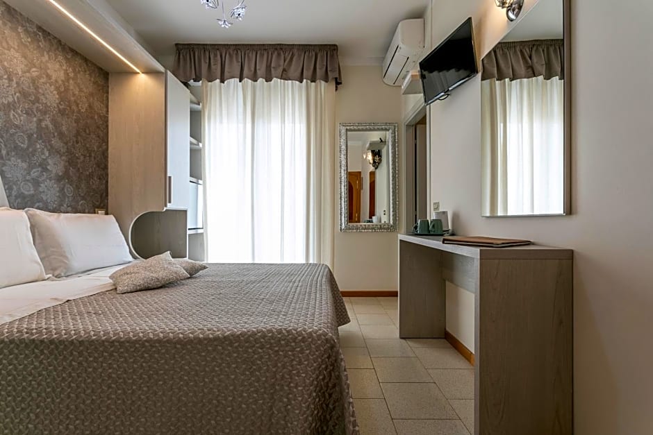 Hotel Deborah