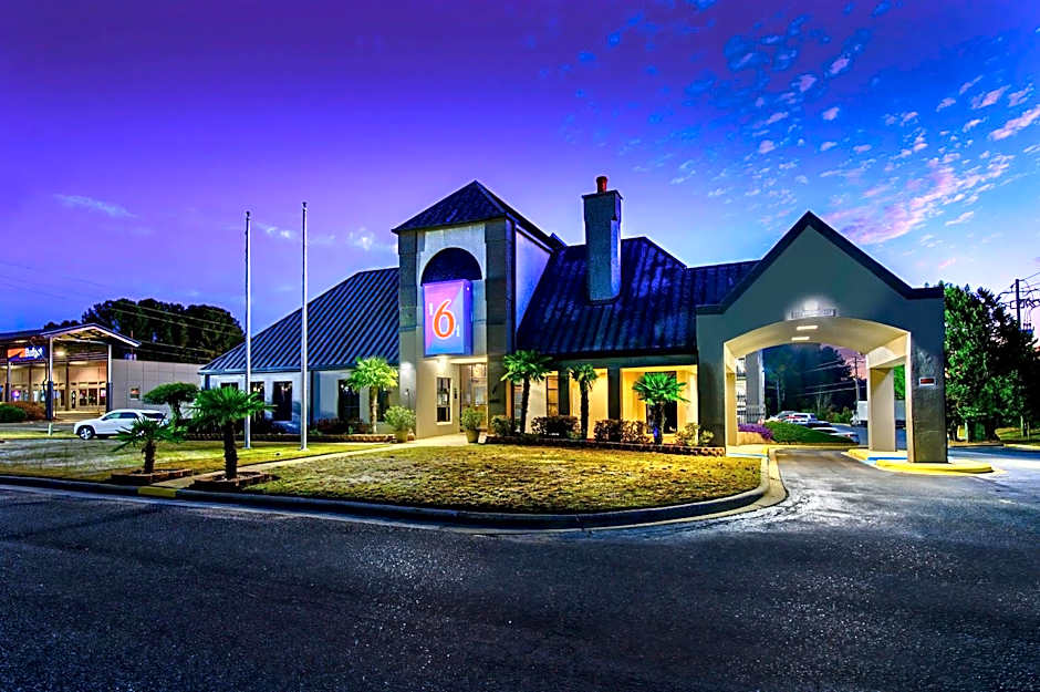 Motel 6 Birmingham, AL - Medical Center - nverness Hwy 280