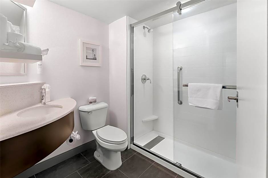 Hampton Inn By Hilton & Suites Newtown