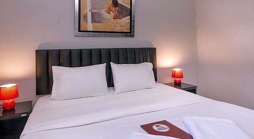 Robin’s Nest Guesthouse & Restaurant