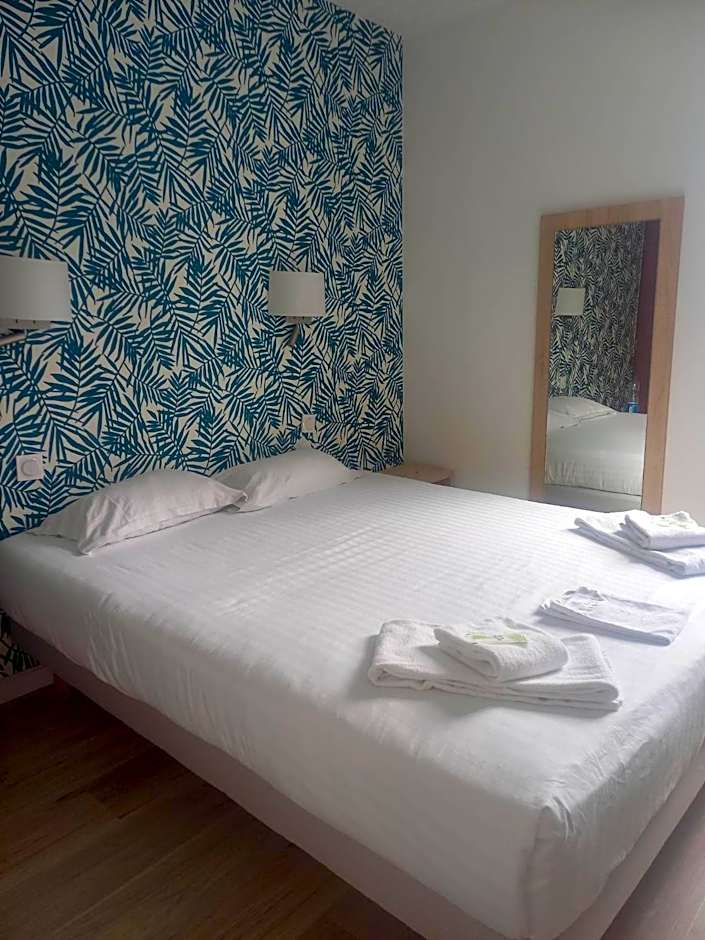 Hotel De La Mer