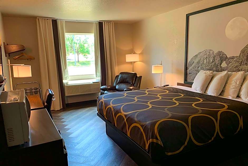 Super 8 by Wyndham Greeley