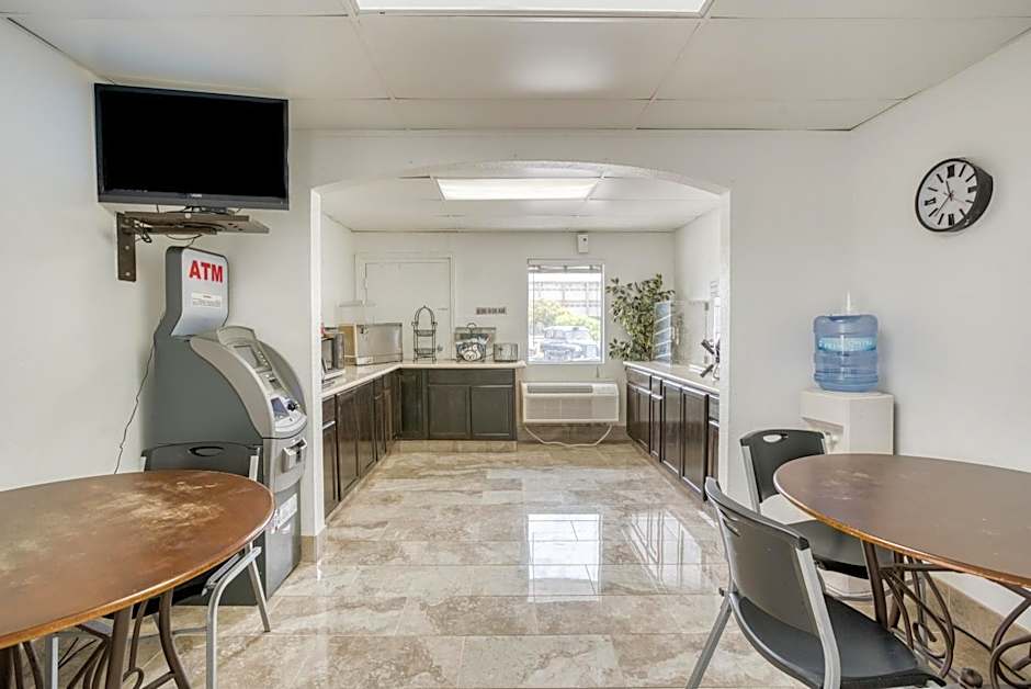 OYO Hotel San Antonio Lackland Air Force Base West