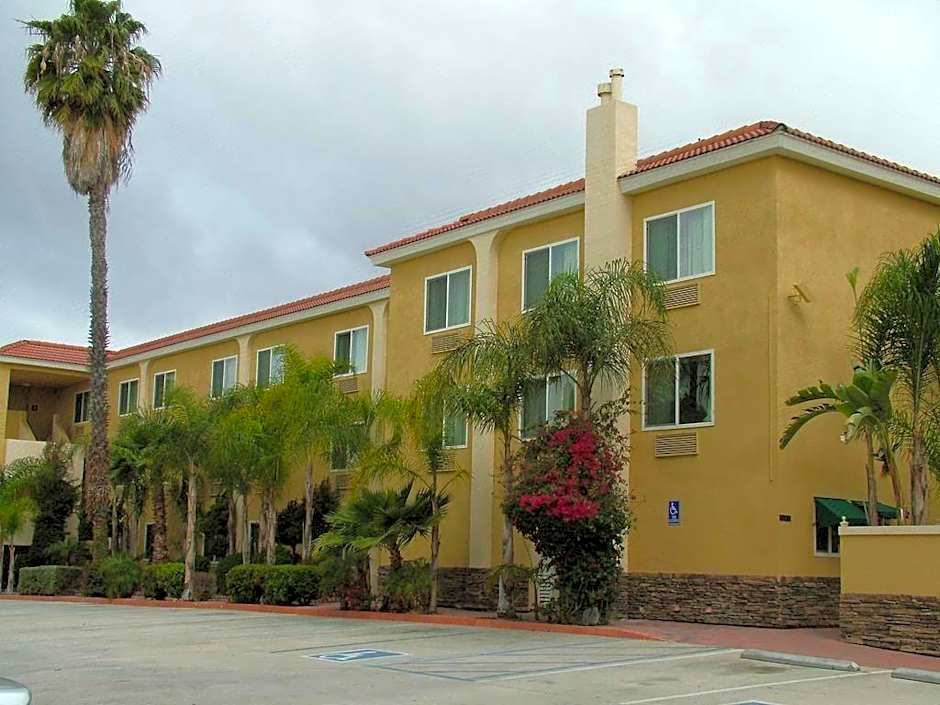 Holiday Inn Express Anaheim West By IHG