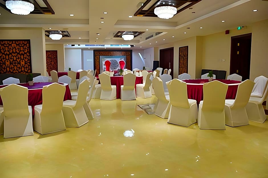 Clifton International Hotel