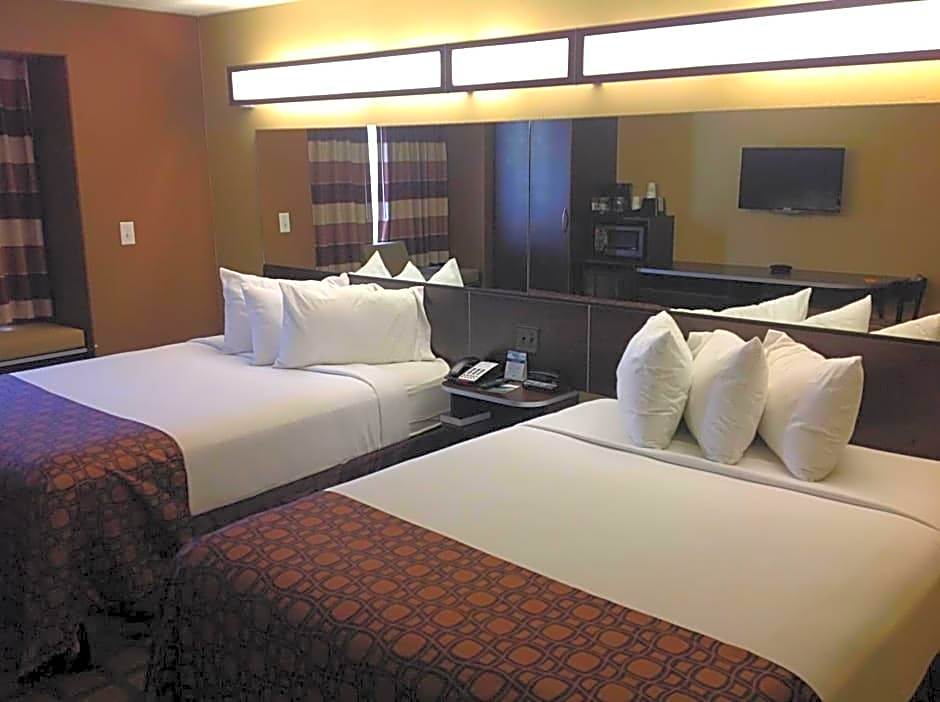 Microtel Inn & Suites by Wyndham Gonzales TX