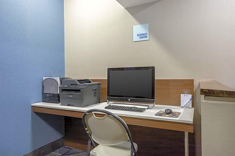 Best Western Roslyn-Long Island Hotel