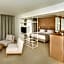 Bitzaro Grande Hotel & Suites