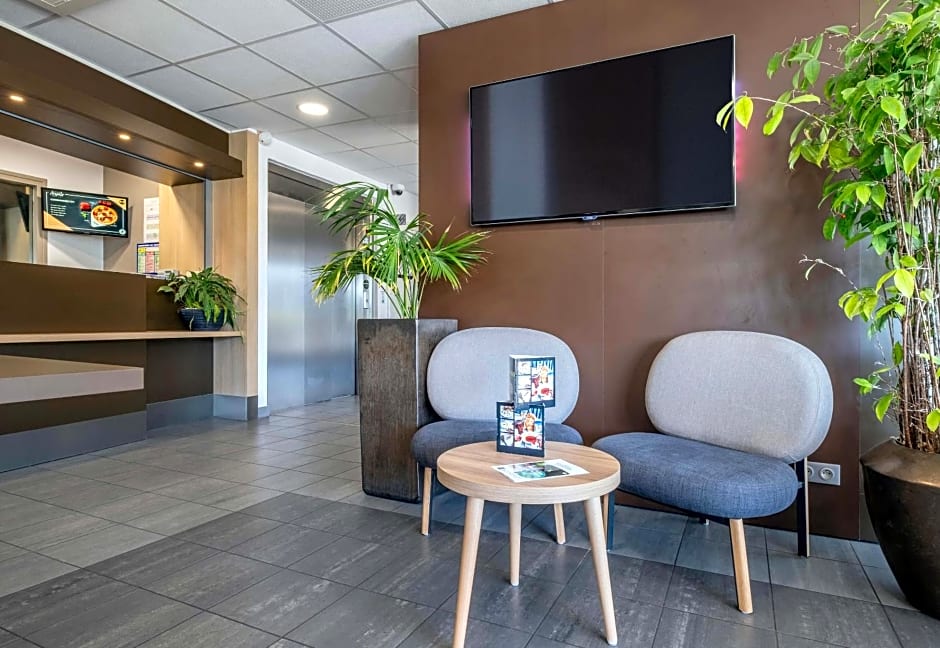B&B HOTEL Niort Marais Poitevin