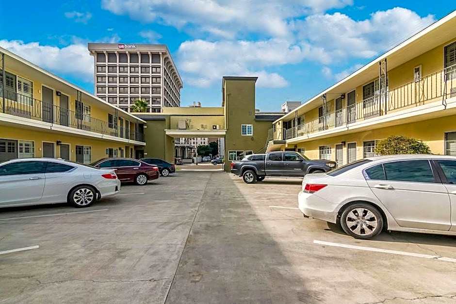Inn at 50 - Long Beach Convention Center