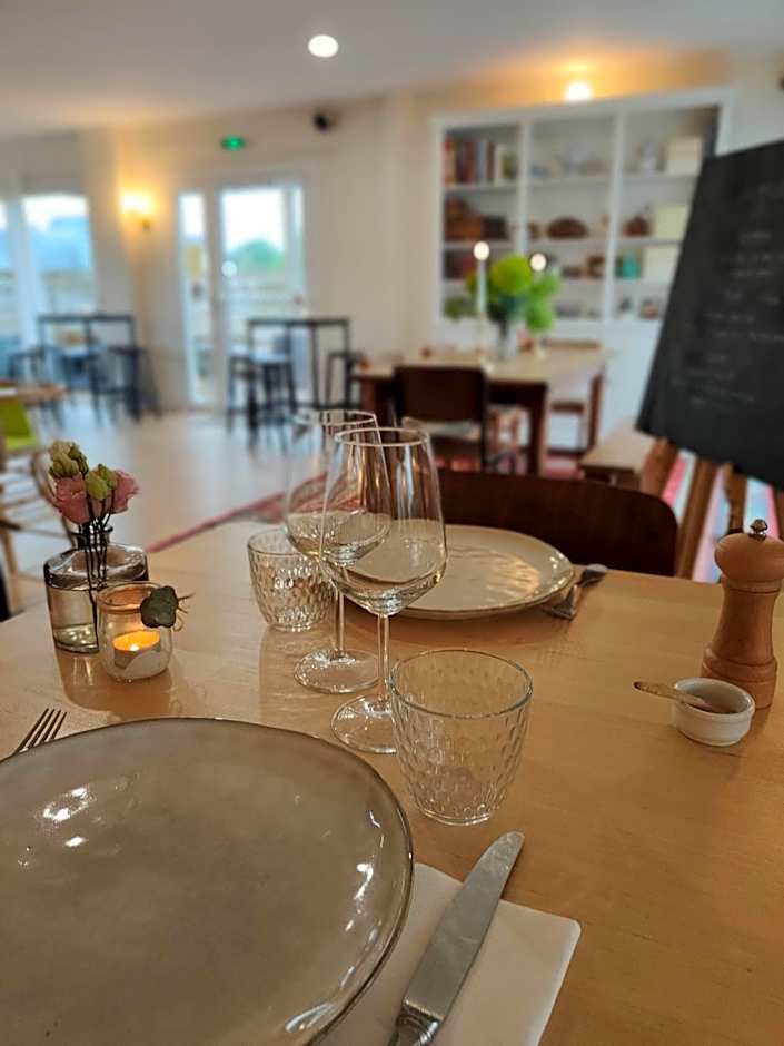 Hôtel Restaurant La Voile Bleue