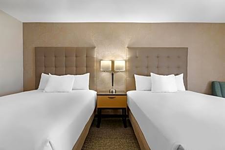 Superior Queen Room with Two Queen Beds