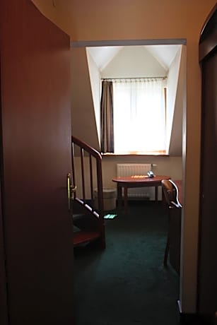 Duplex Apartment (5 Adults)