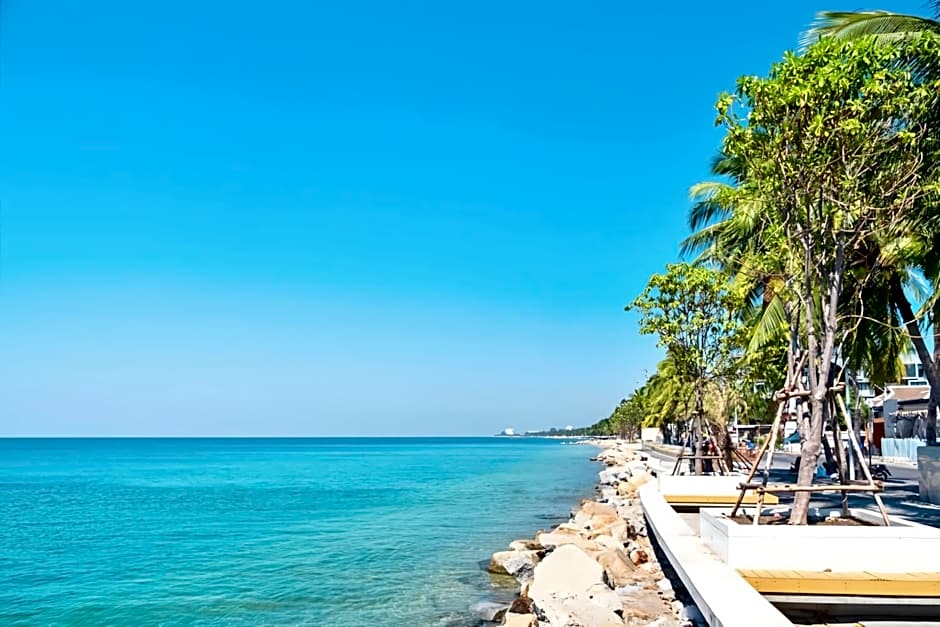 The Sunset Bangsaen Hotel