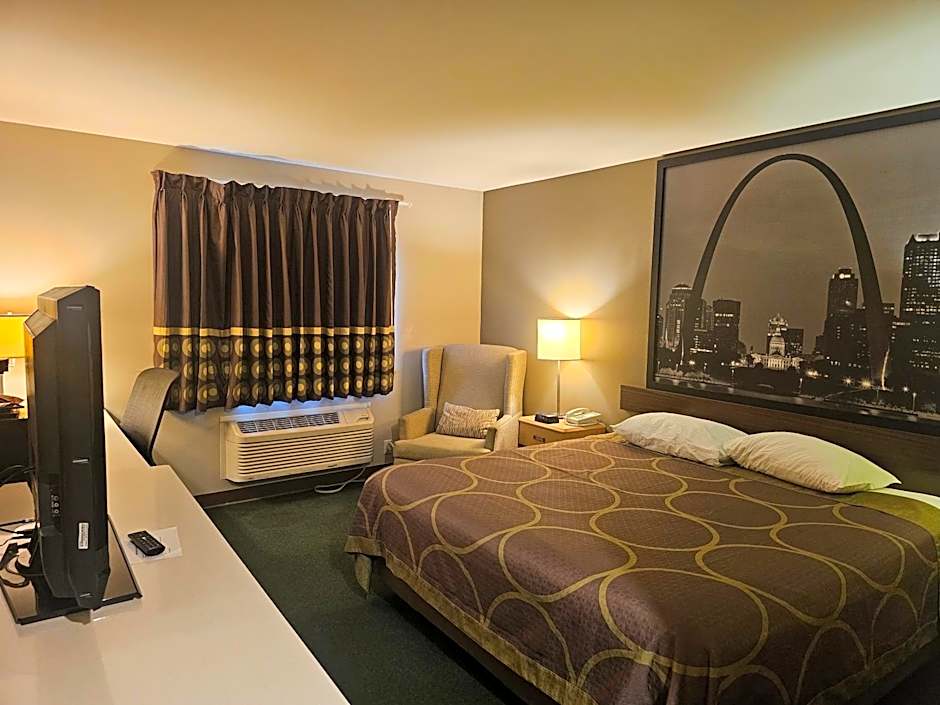 Super 8 by Wyndham Ava