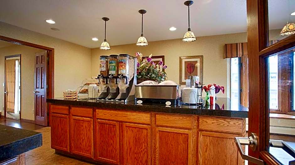 Quality Inn & Suites Detroit Lakes