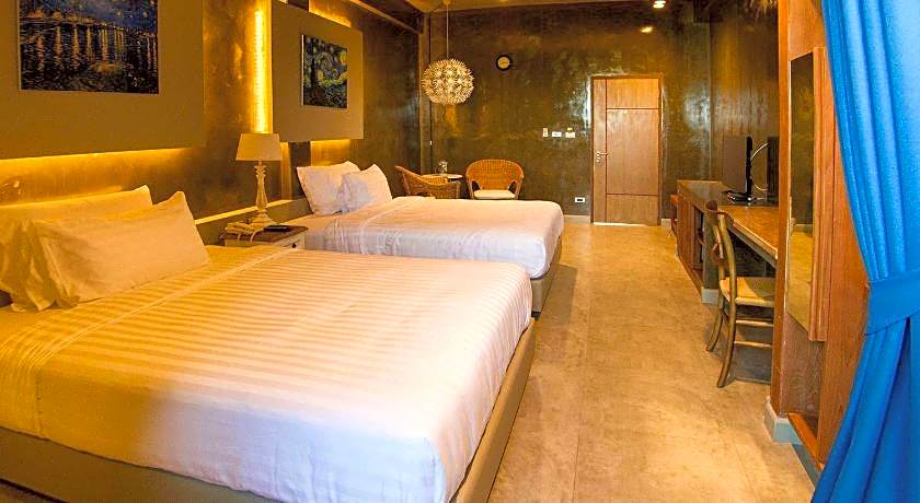 Kroque Boutique and Bistro Hotel