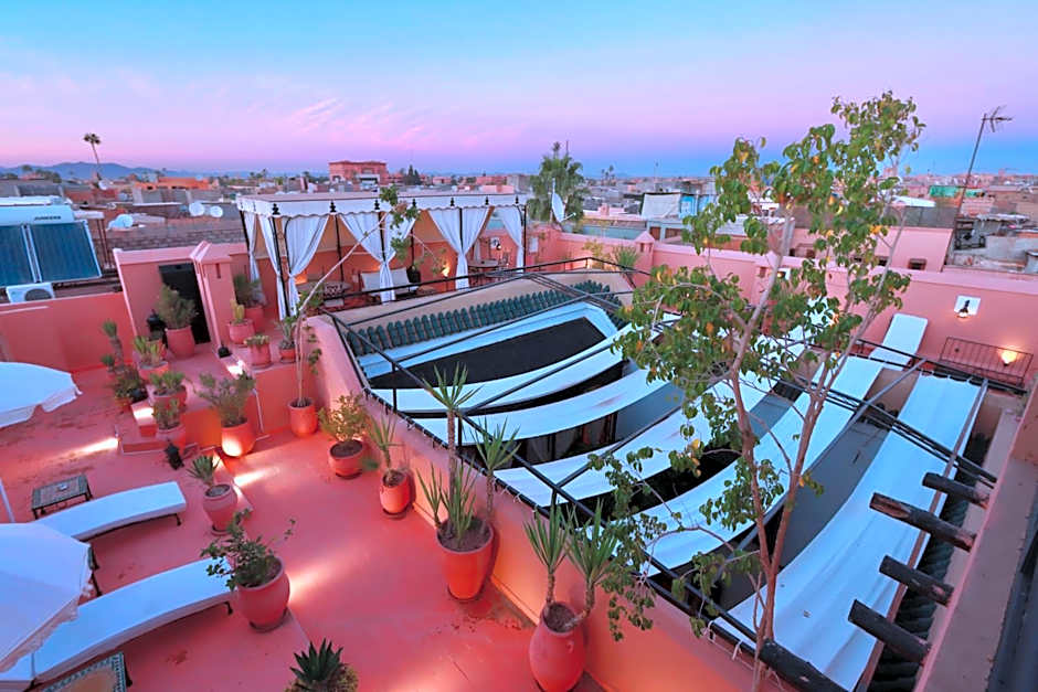 Riad ABBASSIA Marrakech Premiere - Authentic Medina Experience