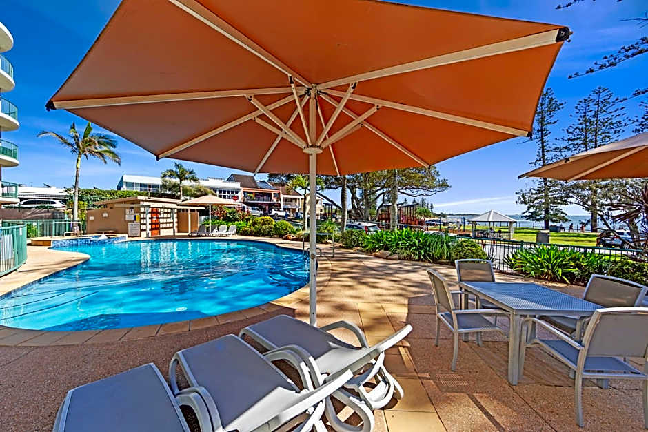 The Norfolks on Moffat Beach