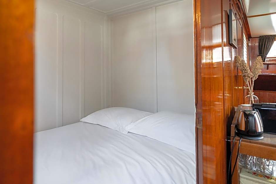 Photo 1 of 11 of Studio 1 Queen Bed