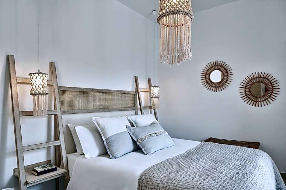 Volcano Luxury Suites Milos - Adults Only