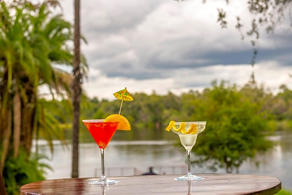 Azambezi River Lodge