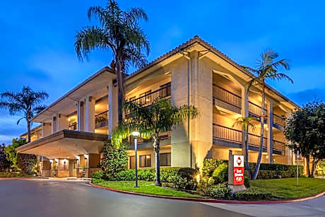 Best Western Plus Orange County Airport North