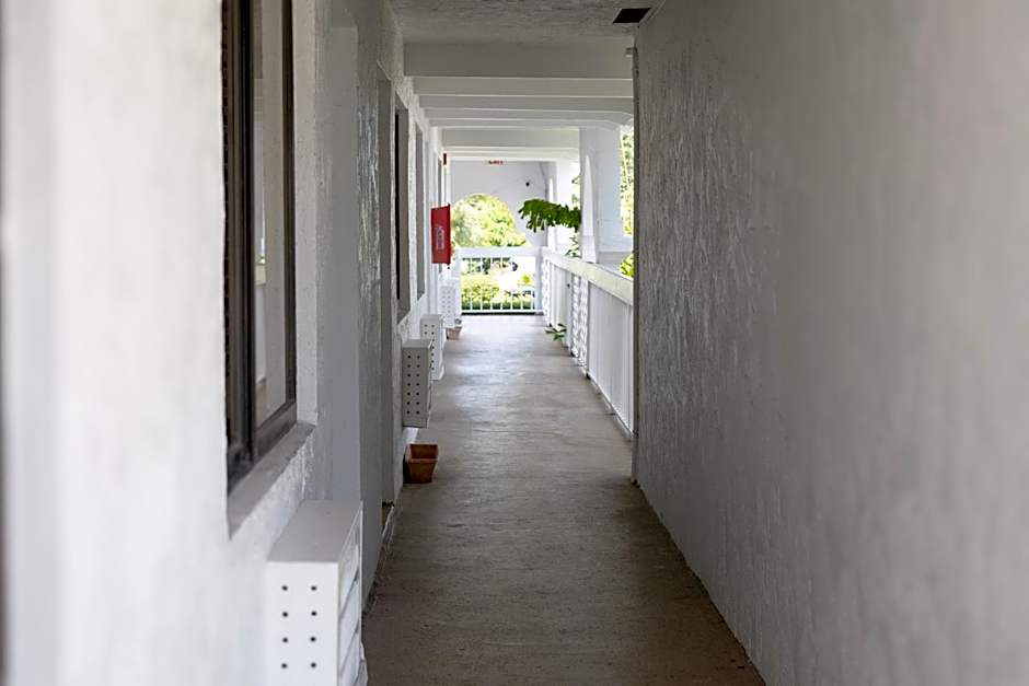 Palm Breeze Hotel