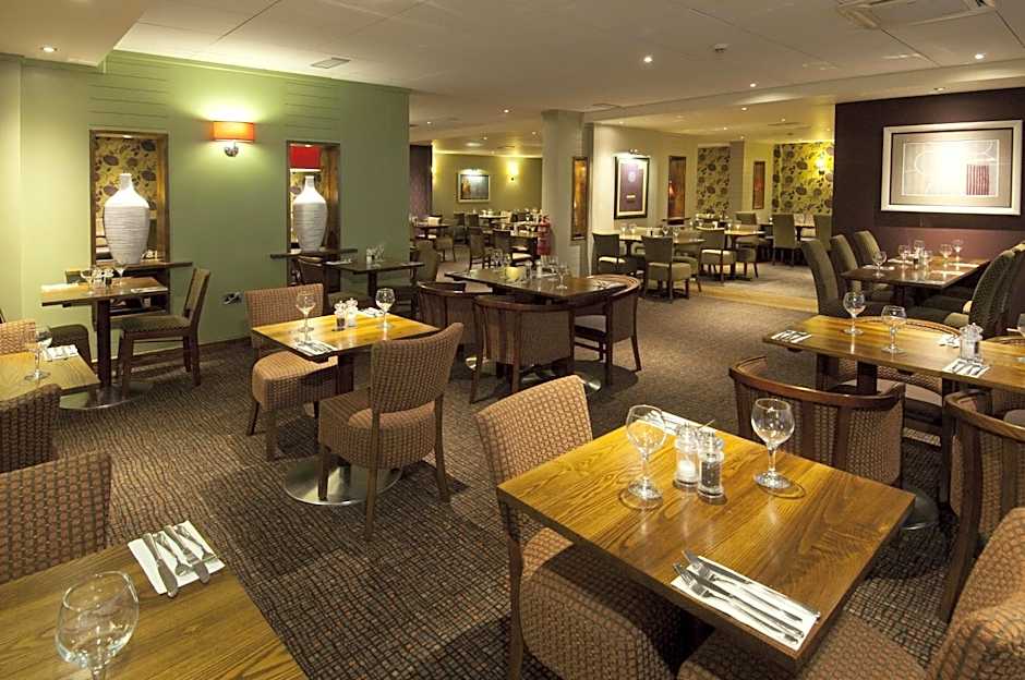 Premier Inn London Heathrow Airport T2 & T3 - Bath Road