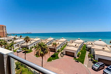 Las Palmas Resort