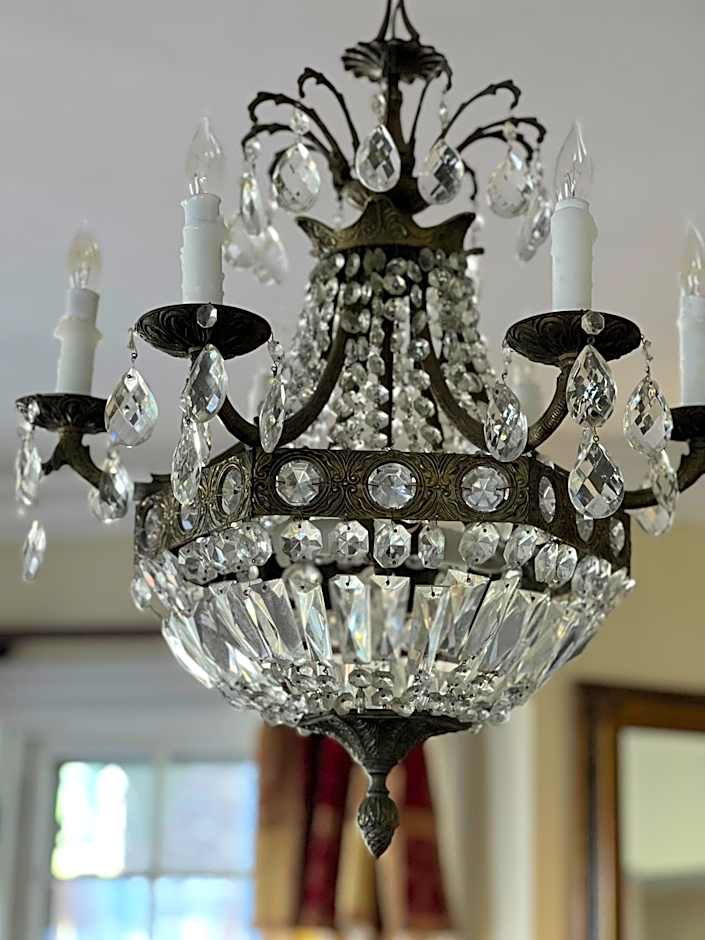 Almondy Inn Bed & Breakfast