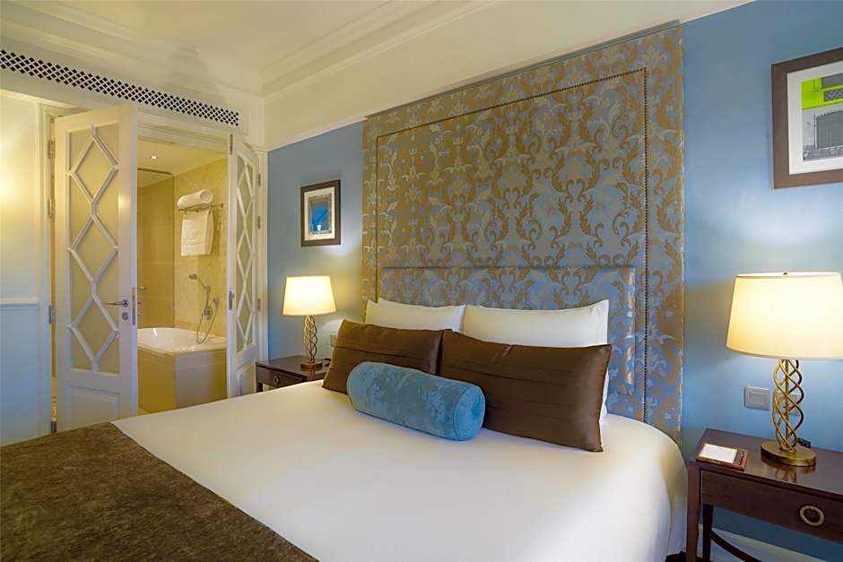 Photo 1 of 4 of Deluxe 1 King Bed