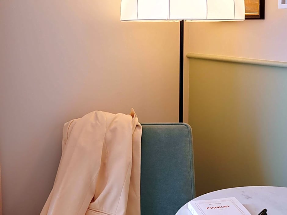 Square Lodge Hotel La Roche sur Yon - Handwritten Collection